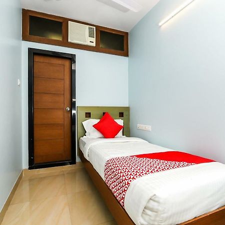 Отель Balaji Grand Какинада Экстерьер фото