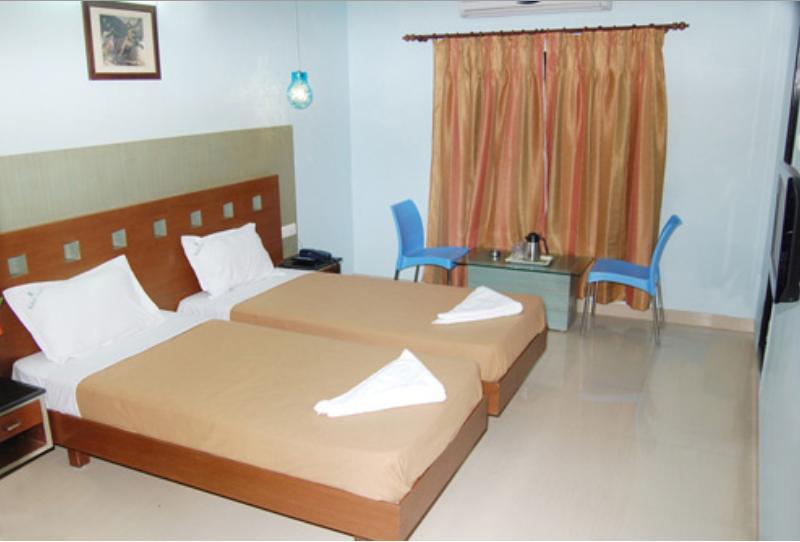 Отель Balaji Grand Какинада Номер фото