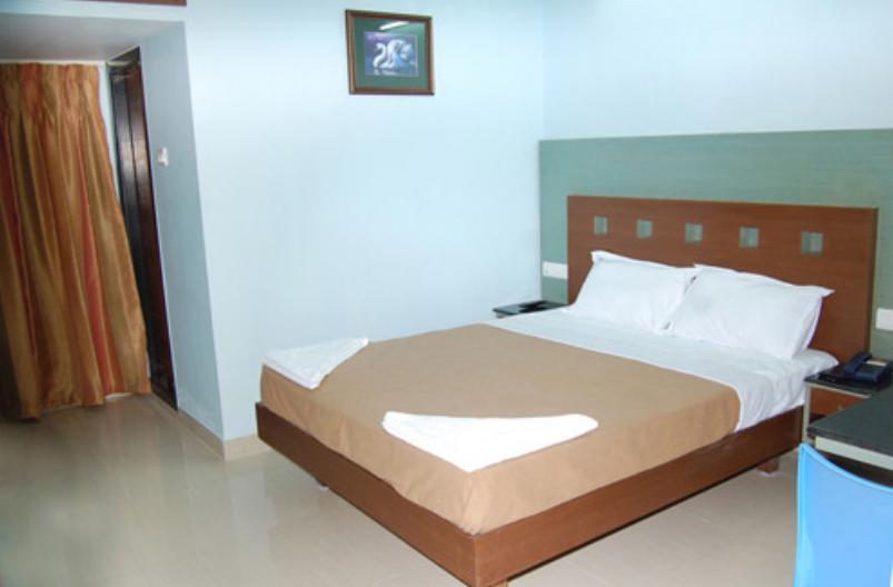 Отель Balaji Grand Какинада Номер фото