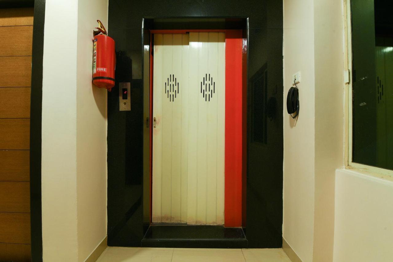Отель Balaji Grand Какинада Экстерьер фото