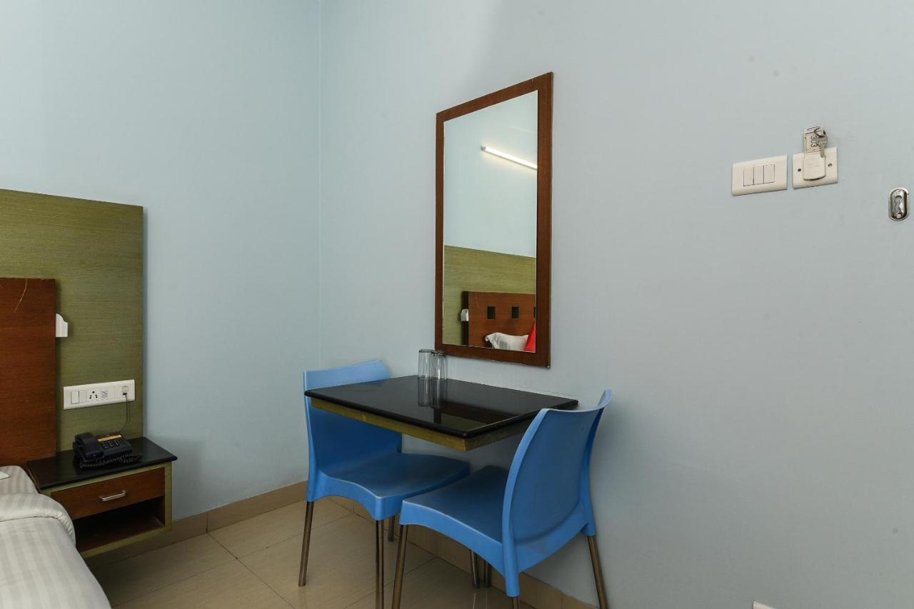 Отель Balaji Grand Какинада Экстерьер фото